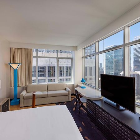 Thewit Chicago, A Hilton Hotel Екстериор снимка